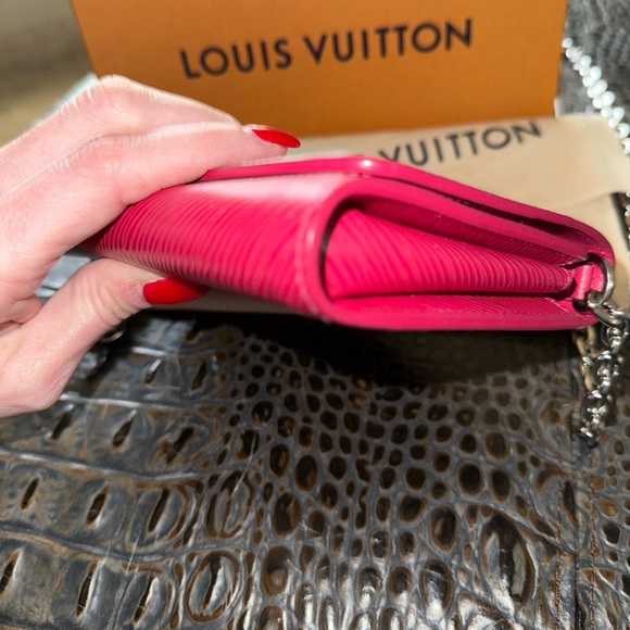 LOUIS VUITTON Epi Twist Chain Wallet Hot Pink - Picture 6 of 13